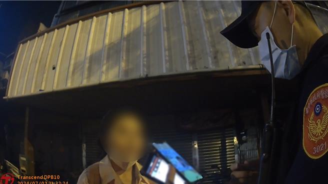 楊姓越南籍失聯女移工拿朋友居留證想矇混過關，不料卻被生日日期破防，被警方逮個正著。（台中市第三警分局提供／李易昌台中傳真）