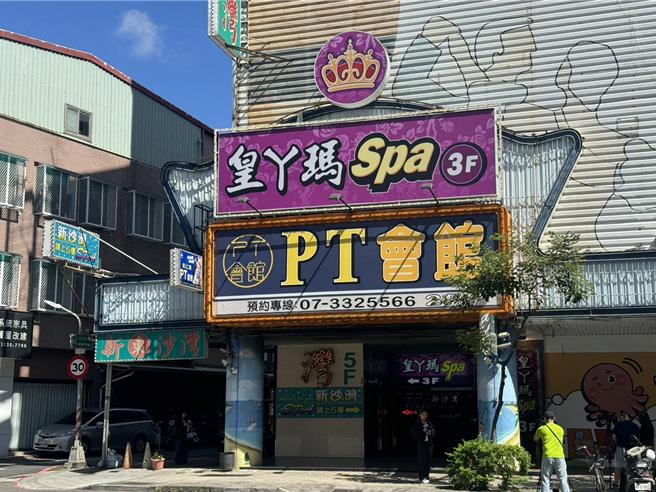 台南區漁會理事長林士傑8日遭人槍殺，凶嫌至今尚未落網，11日傳出槍手躲在高雄前鎮區一間旅館內，經警方攻堅後才發現是烏龍一場。（洪靖宜攝）