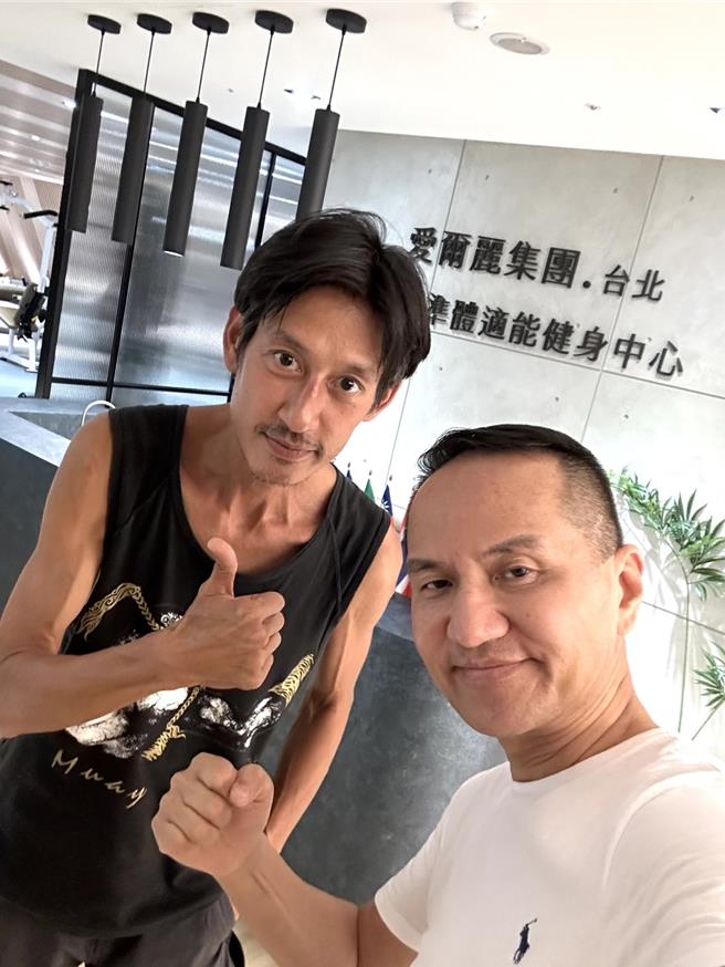 唐治平（左）和常如山合照。（愛爾麗提供）