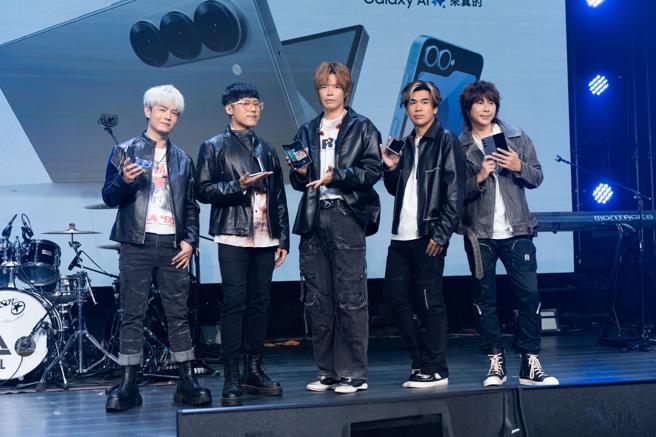 八三夭出席三星AI摺疊手機Galaxy Z Fold6和Galaxy Z Flip6上市活動。（吳松翰攝）