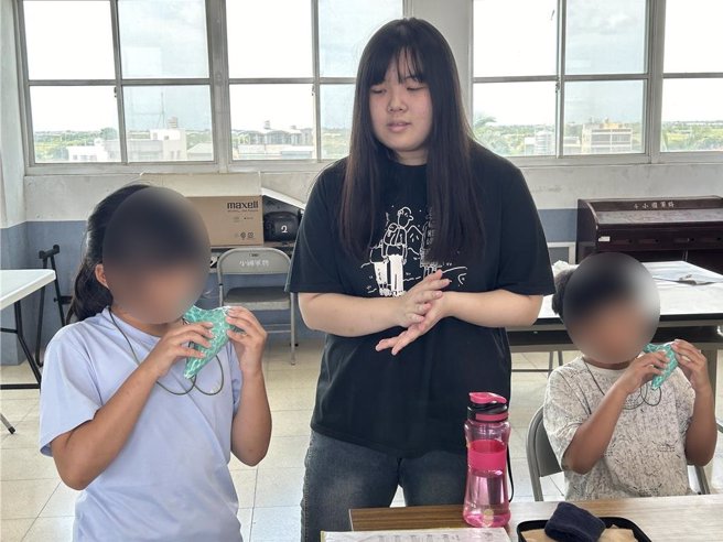 台南市将军区将军国小成立陶笛校队，目前共15位成员，正值暑假期间，学生持续到校练习。（将军国小提供／张毓翎台南传真）