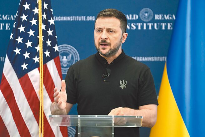 北约峰会在美国华府举行，乌克兰总统泽伦斯基（见图）表示，若川普当选，希望川普不要退出北约，也希望美国继续支持乌克兰抵御俄罗斯的侵略。（美联社）
