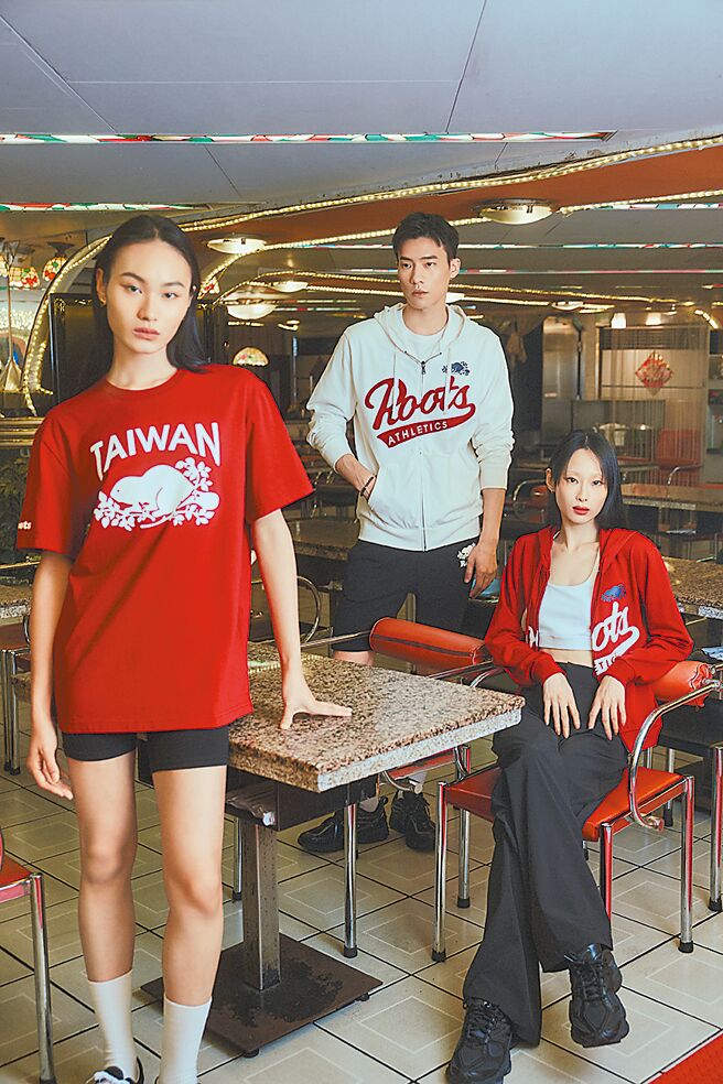 Roots西门旗舰店开幕期间，台湾限定「Taiwan Day系列」同步上市。（Roots提供）