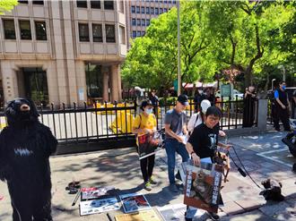 動保團體送交公投連署書 呼籲「全面禁止金屬山豬吊」