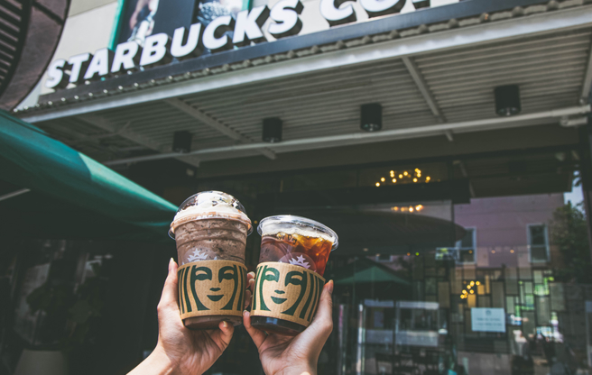 星巴克今买1送1最后一天，周六、日再推优惠，第2杯折价100元。（图：shutterstock／达志）