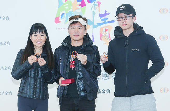 狄莺、孙鹏先前被拍因为操心儿子的事情冒出不少白髮。（图／中时资料照）