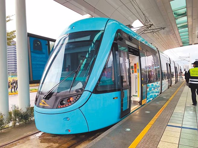 一位租屋族近日有意在淡海新市鎮買房，每日搭乘捷運通勤內湖上班。（示意圖／資料照，陳慰慈攝）