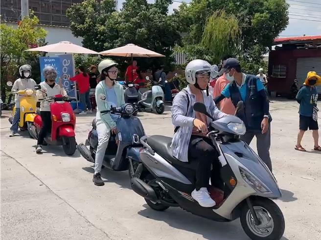 機車下鄉考照因可就近報考，極受民眾歡迎。（孫英哲攝）