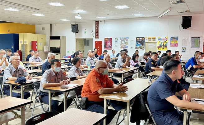 海山分局提醒民眾，民眾若于演习期间经劝不听者，将依法处3万元以上15万元以下罚锾。（图 / 警方提供）