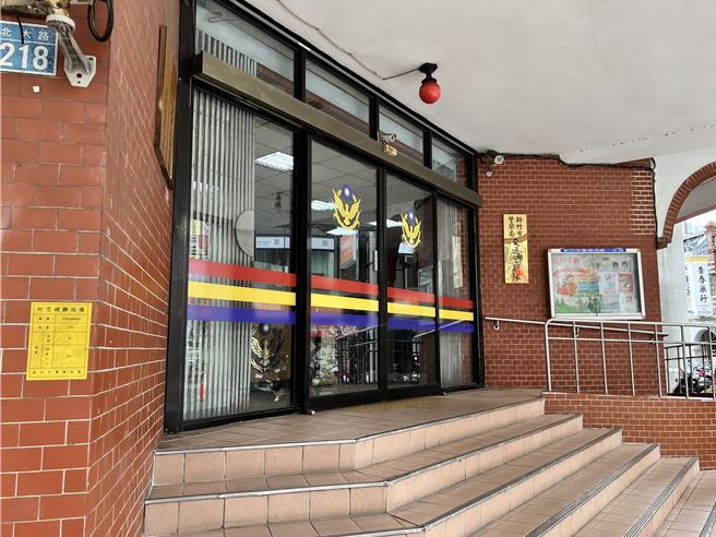 新竹地检署侦办新竹市警局官警涉嫌协助民眾销违规白单案，12日依贪污治罪条例向法院声请羁押禁见21人。其中，警一分局北门所至少有12名官警遭声押，等于影响该所一半人力。（本报资料照）