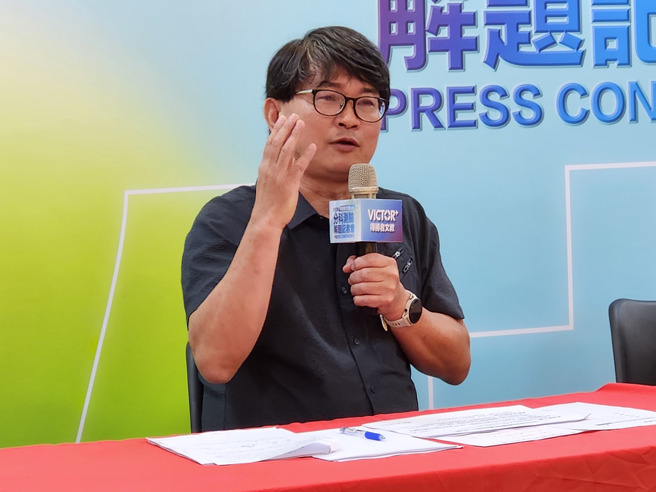 113年度分科测验化学考题江青钊老师觉得非常核心，回归绿色化学。(照片/实习记者罗阡云摄)