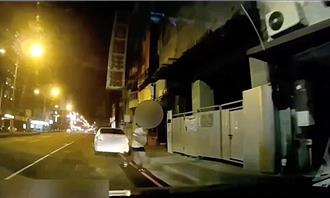 男酒驾遭拦弃车跑狂奔百米   遭逮诡辩：吃烧酒鸡