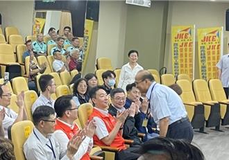 卓揆访太平钣金厂   将启动大投资台湾计画