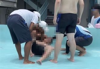 15公尺高急速衝下！六福村水樂園傳意外 遊客頭破昏厥