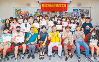 藝術扎根 關渡宮繪畫夏令營結訓