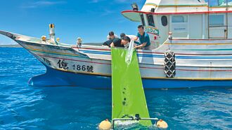 振興漁業 台東放流紅、黑喉魚苗