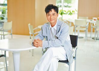 陳隨意放手讓22歲兒當老闆