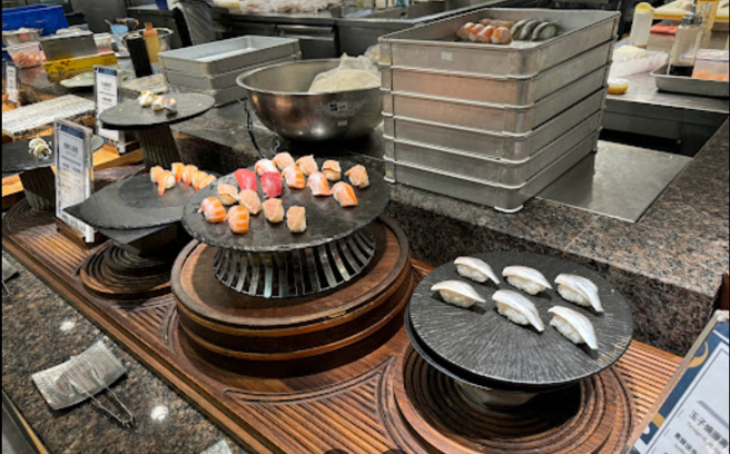 老饕大推飨食天堂，下午茶只要698元，菜色不马虎，CP值非常高。（翻摄Google评论）