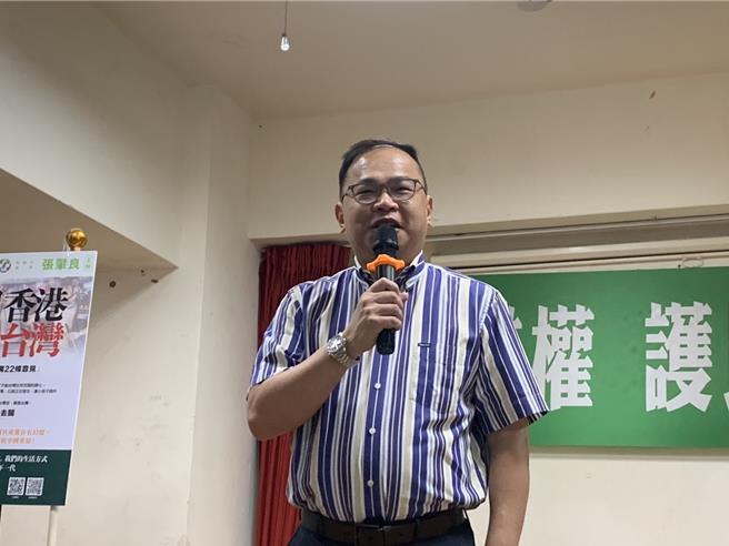 前桃園市長鄭文燦羈押禁見，民進黨政策會執行長王義川13日表示，最近大家心情都很不好，因為鄭文燦有官司在身，雖然如此，請鄭好好面對，可是鄭文燦8年在桃園留下的發展陸續完工，不能因為一兩件案子，就抹煞過去的努力，「不要欺負桃園人！」。（賴佑維攝）