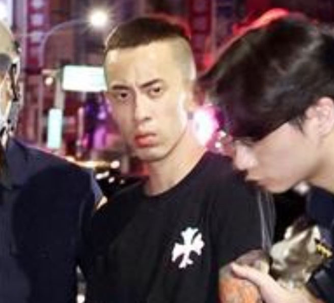 黄姓男子被逮捕画面。（图 / 杜宜谙摄）