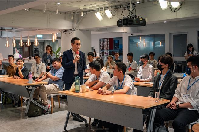 民主學校第五期營隊今開始。（羅智強辦公室提供）