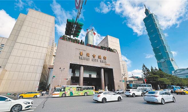 去年台北市某私立幼儿园被爆出狼师涉嫌性侵多名女童，台北市议员简舒培13日质疑「为何狼师当时在司法调查时，园长不告诉家长，还让他在园工作？」；台北市教育局表示，《教保条例》旧制无调查期间停职相关规定。（本报资料照片）