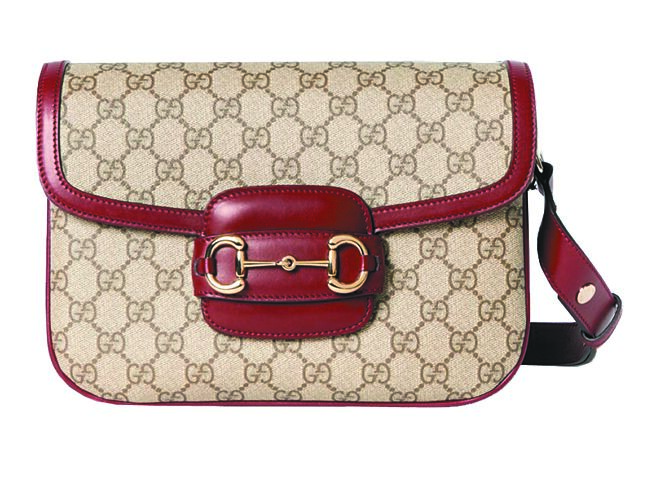 GUCCI Horsebit馬銜鍊迷你肩背包，9萬4500元。（GUCCI提供）