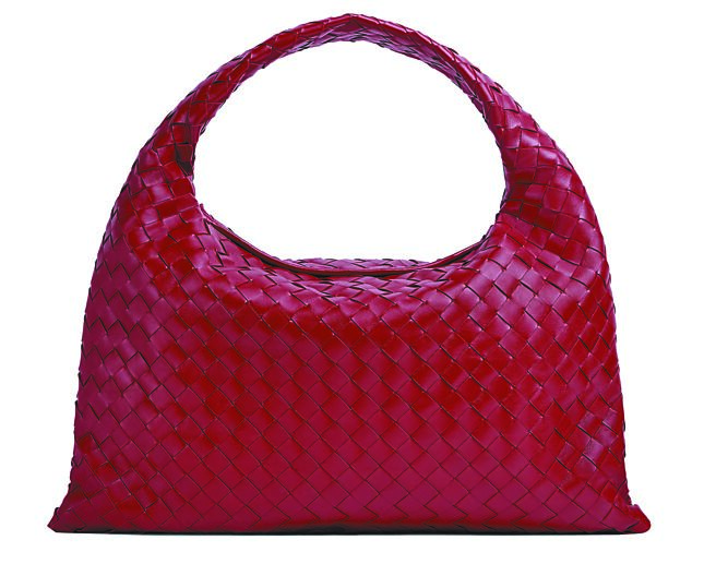 Bottega Veneta HOP編織皮革手提肩背包，價格店洽。（Bottega Veneta提供）