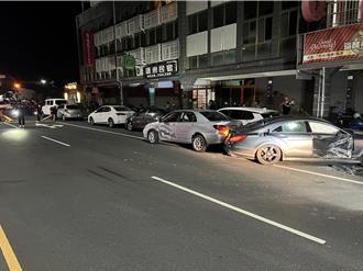 台东深夜街头大乱斗    债主遭欠债人持刀棍砸烂宾士车