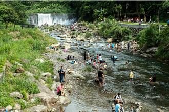 竹縣消防局加強暑假防溺 野外戲水應注意環境安全
