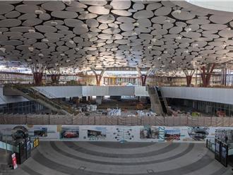 高雄車站大廳下沉式廣場成圓倒數 願景牆細數20年改建過程