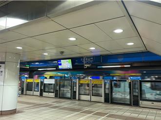 北捷最長電扶梯驚見尿尿哥 「就地解放」畫面曝 