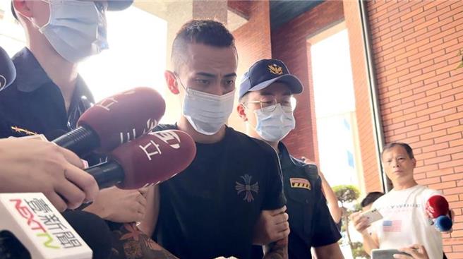 黃男肇事前疑似吸食「喪屍毒品」，新北地檢署訊後將其聲押，新北地院13日晚間近12時裁准。（呂健豪攝）