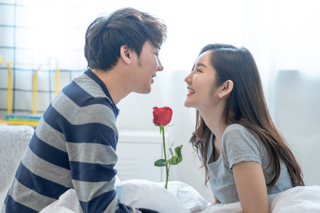 摩羯、处女、牡羊、巨蟹座男人虽然不善表达，但经常透过实际行动证明爱意。(图:shutterstock/达志)