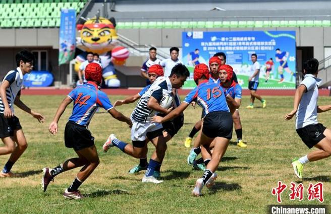 第12屆海峽青年節·第9屆海峽兩岸（福建）青年英式橄欖球交流賽暨2024年全國觸式橄欖球分區賽（福州站），13日在大陸福建福州海峽奧林匹克體育中心舉行。（中新網）