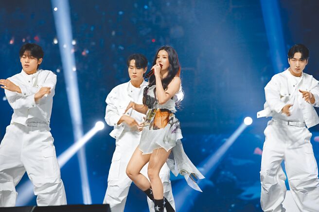 权恩妃13日首度到高雄开唱，感受满满热情。（JULIUS、TOBESOFT提供）