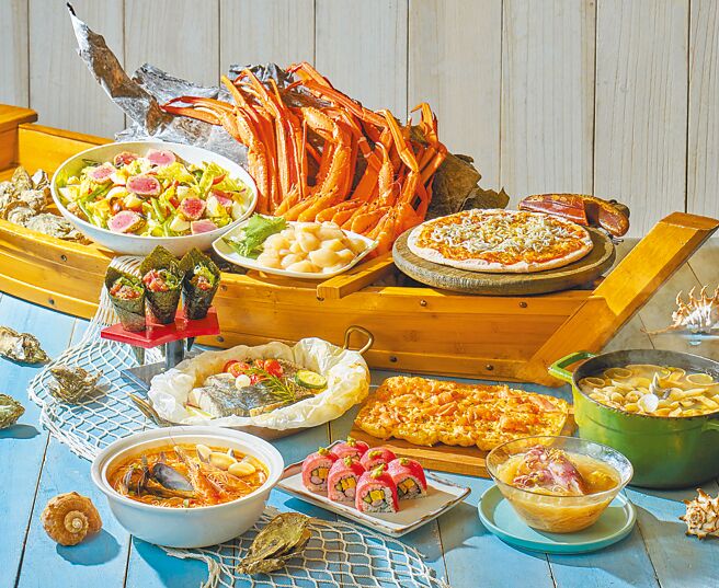 六福旅遊集團推出夏季線上旅展，圖為在敘日全日餐廳舉行的漁獲豐收祭。（六福旅遊集團提供）