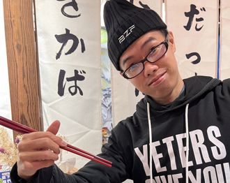 跨足成人产业 邓佳华拍片惨遭打枪 女优不堪舆论临阵辞演