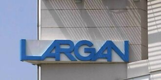 坐穩股后 大立光目標價喊上3,880元