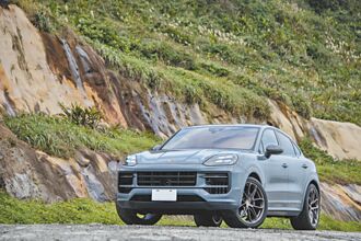 PORSCHE Cayenne Coupe 頭燈好聰明