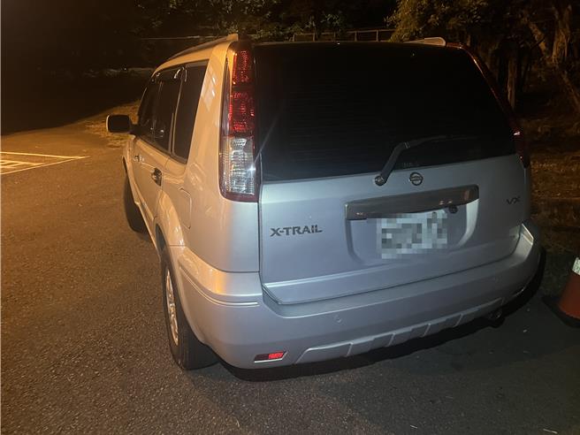 詹女在国道上竟突然打开车门跳车，遭后方车辆撞死。(国道警方提供／吕筱蝉桃园传真)