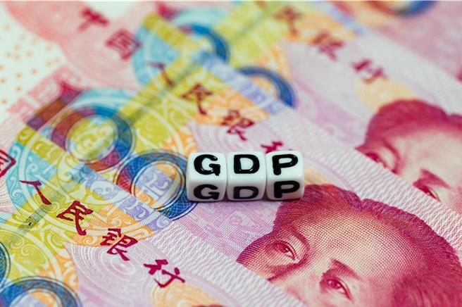 大陆国家统计局15日发布数据，上半年国内生产总值（GDP）人民币61兆6836亿元，按不变价格计算，同比增长5.0％。 （示意图:shutterstock/达志）