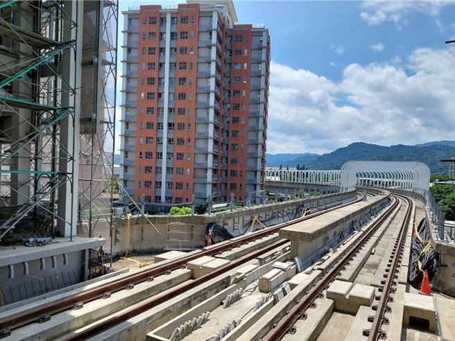 捷運三鶯線預計今年9月列車做動態測試，2025年完工、力拚2026年上半年通車。（陳慰慈攝）