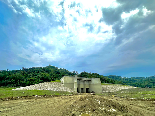 《Chill桃不一樣》直擊石門水庫阿姆坪清淤隧道現況。（圖／桃園市政府提供）
