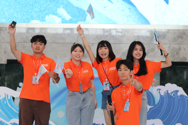 芒果新生班的實習同學合照。（攝/李品臻）