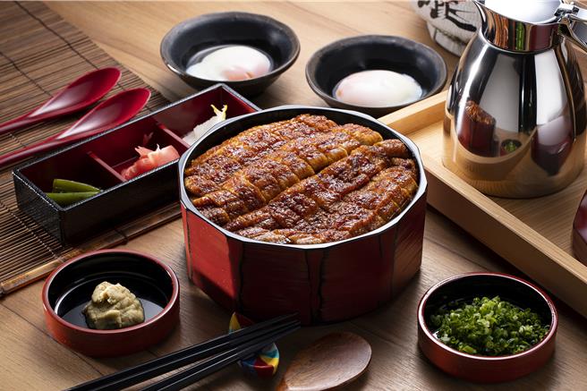 業者推出限期2天的土用丑日「夢幻鰻魚桶飯3＋1吃」，單人份或雙人份均享買1送1好康。(大江戶町鰻屋提供)