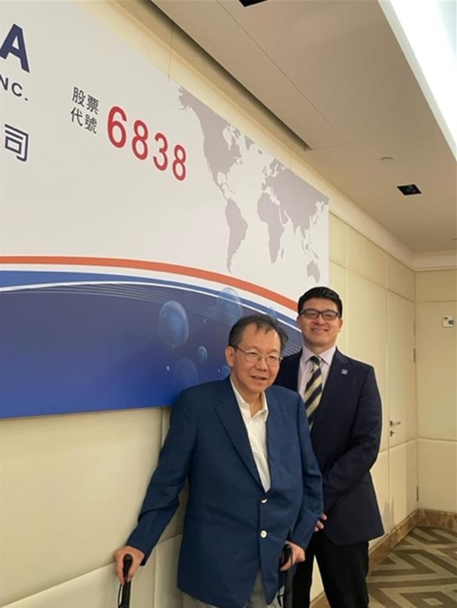 台新药董事长程正禹（左）、总经理许力克（右）。图／杜蕙蓉