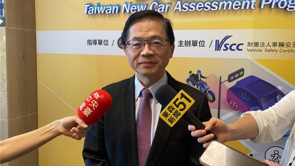 交通部長李孟諺16日下午出席台灣新車安全評等論壇。（蔡明亘攝）