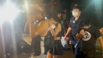 老司機哭哭！粉紅兵團攻占13據點  萬華警逮51人送辦