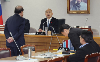  朝野协商通过卫福部明年6月底前达到平均点值1点0.95元决议案